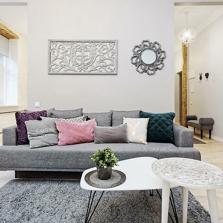 Stabu Street Residence รีกา ภายนอก รูปภาพ